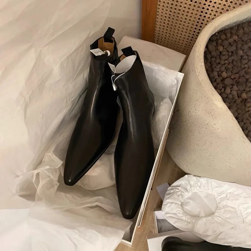أحذية نسائية قصيرة فاخرة للخري - مراجعة Chelsea Boots Suede وسعره