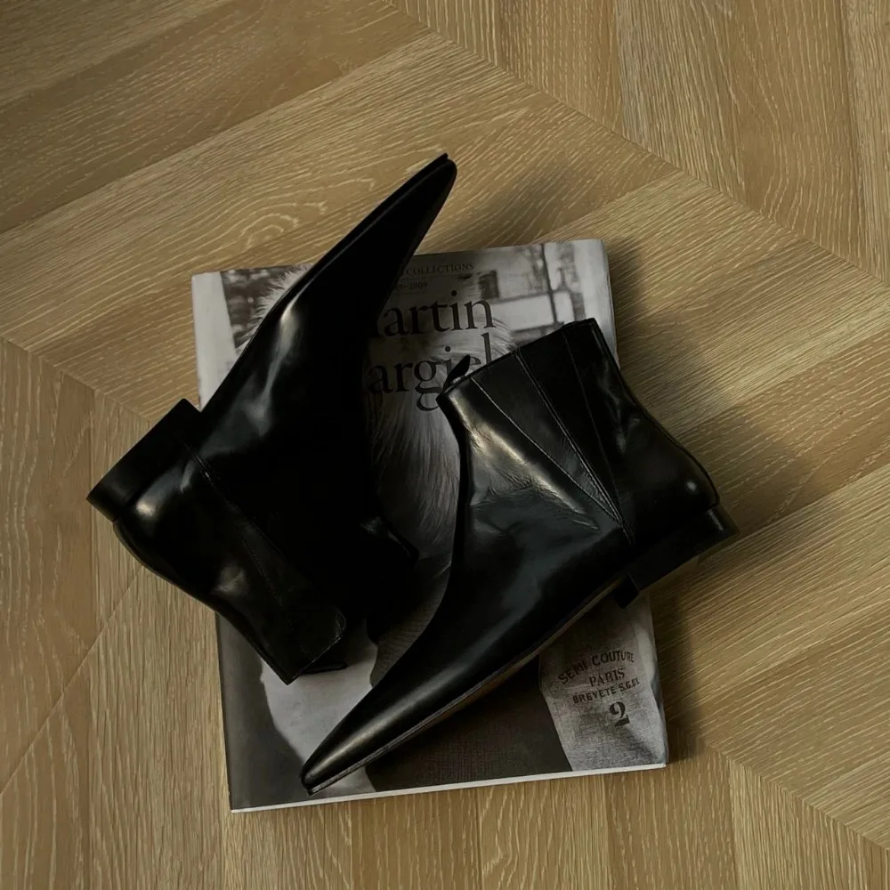 أحذية نسائية قصيرة فاخرة للخري - مراجعة Chelsea Boots Suede وسعره