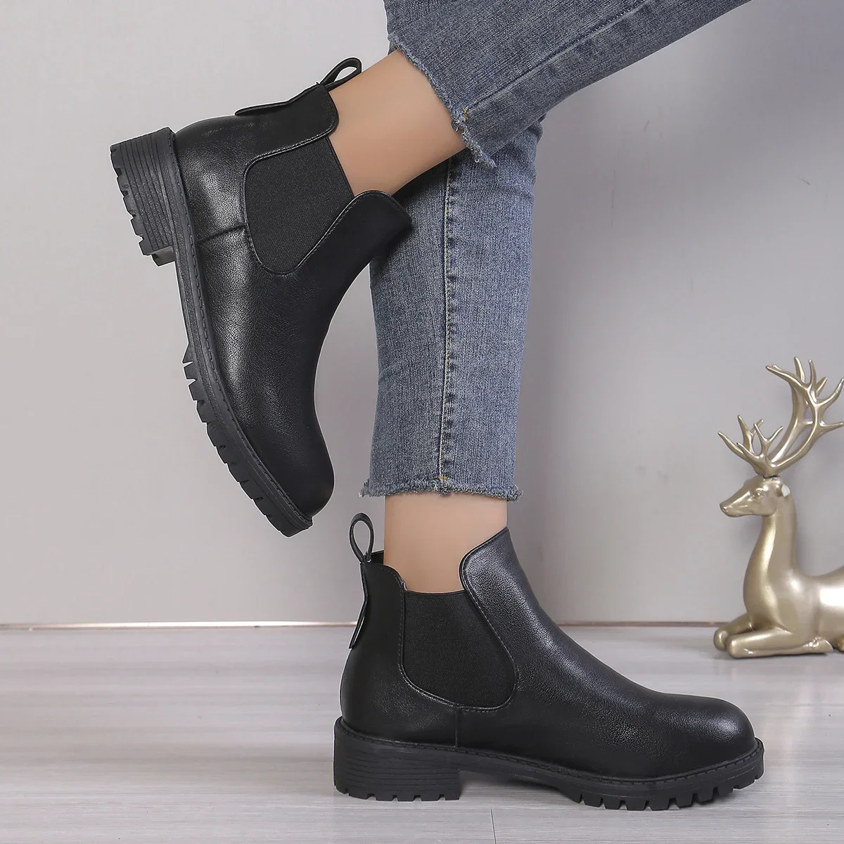 المرأة عادية تشيلسي حذاء من ال - مراجعة Chelsea Boots Suede وسعره